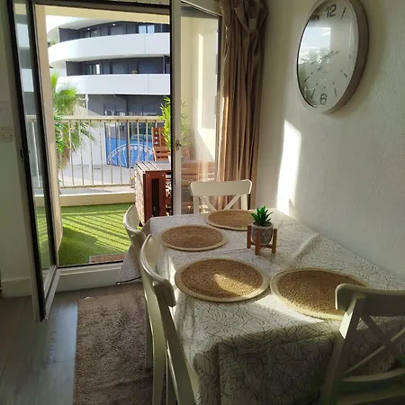 Centre Port,piscine Et Parking Sous Terrain *